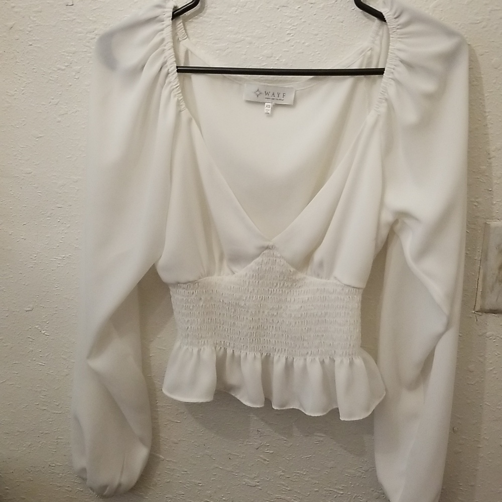WAYF long sleeves blouse. Elastic waistband.